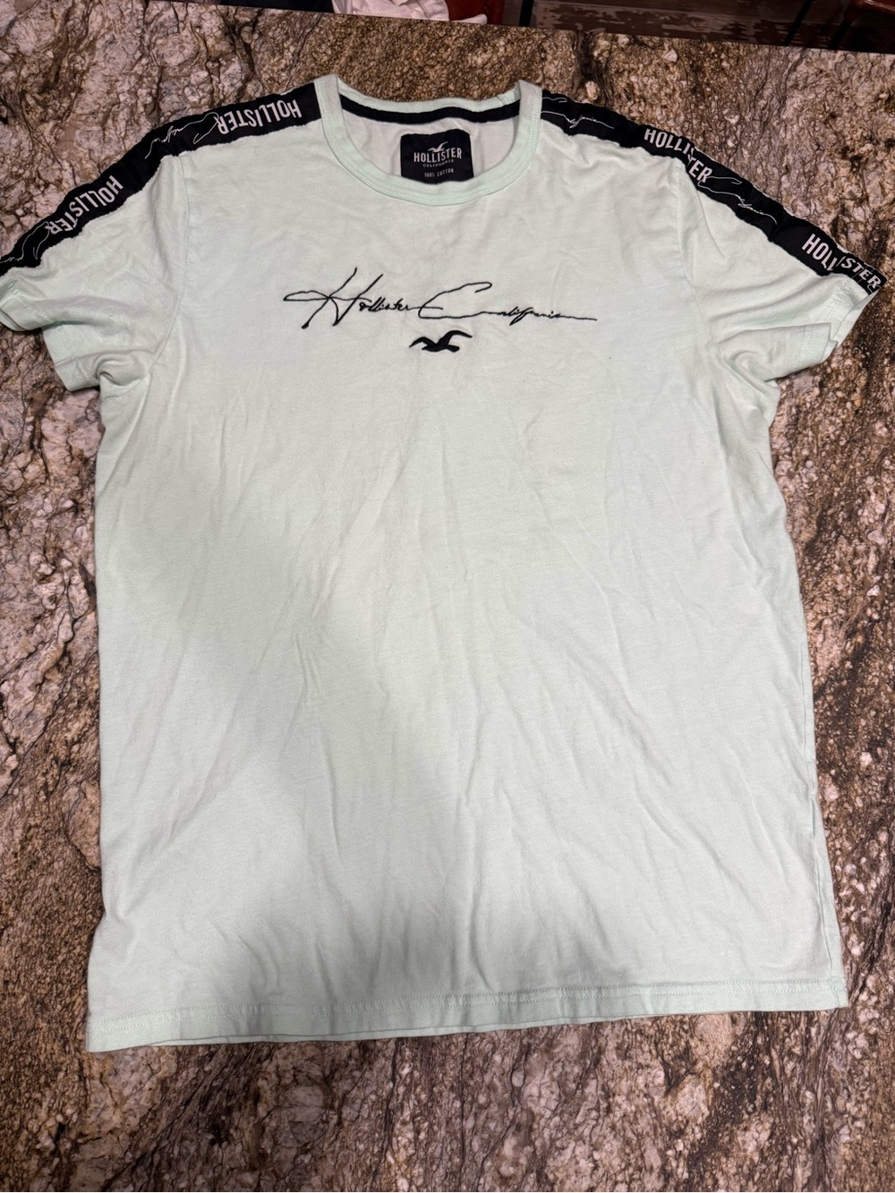 Hollister Men's Mint Green Crew Tee with Black Logo Tape